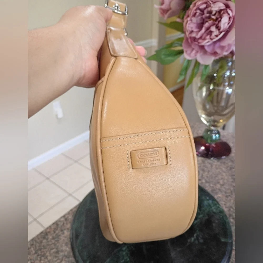 Coach Hampton Tan Camel Leather Zip Buckel Flap  Hobo Bag